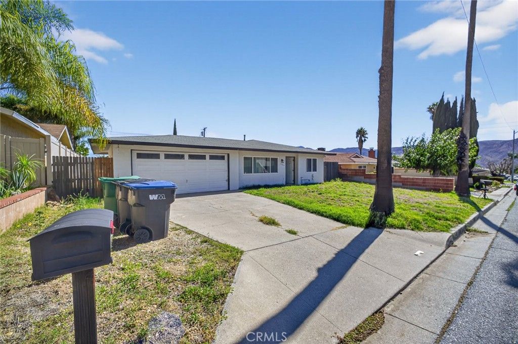Photo of 1280 N Murray Street, Banning, CA 92220 (MLS # SW25241772)