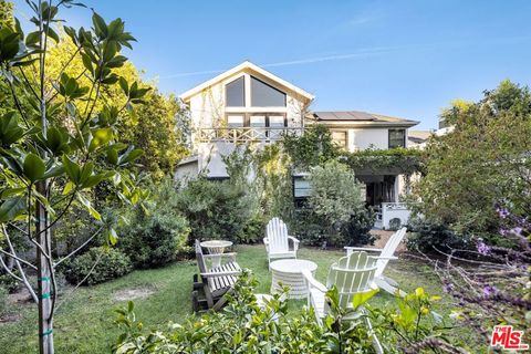Photo of 1219 S Bedford Drive, Los Angeles, CA 90035 (MLS # 26813125)