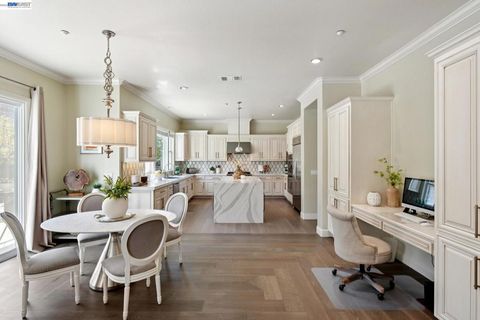 Photo of 130 Arundel Dr Dr, Hayward, CA 94542 (MLS # 41127425)