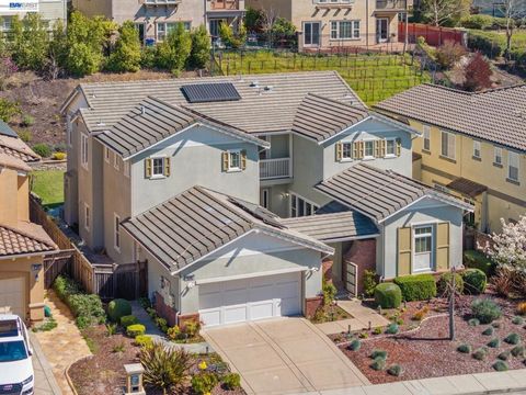 Photo of 130 Arundel Dr Dr, Hayward, CA 94542 (MLS # 41127425)