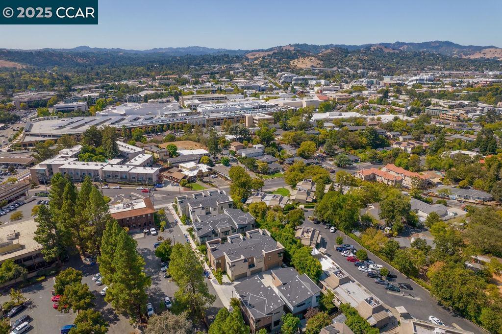 DOWNTOWN W.CREEK - Residential