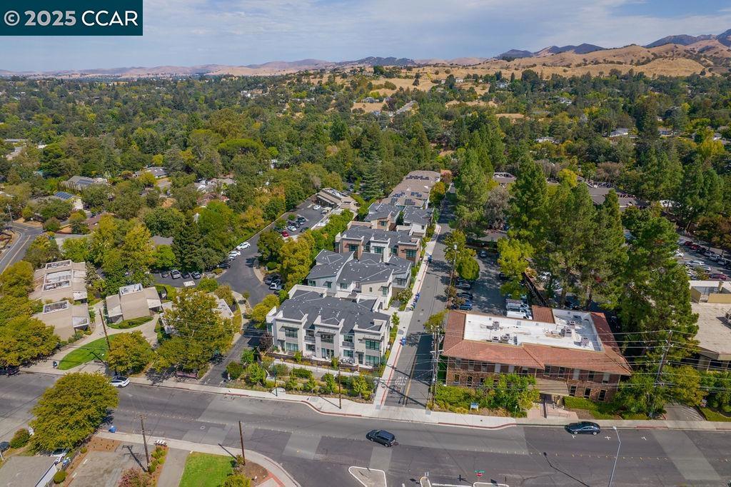 DOWNTOWN W.CREEK - Residential