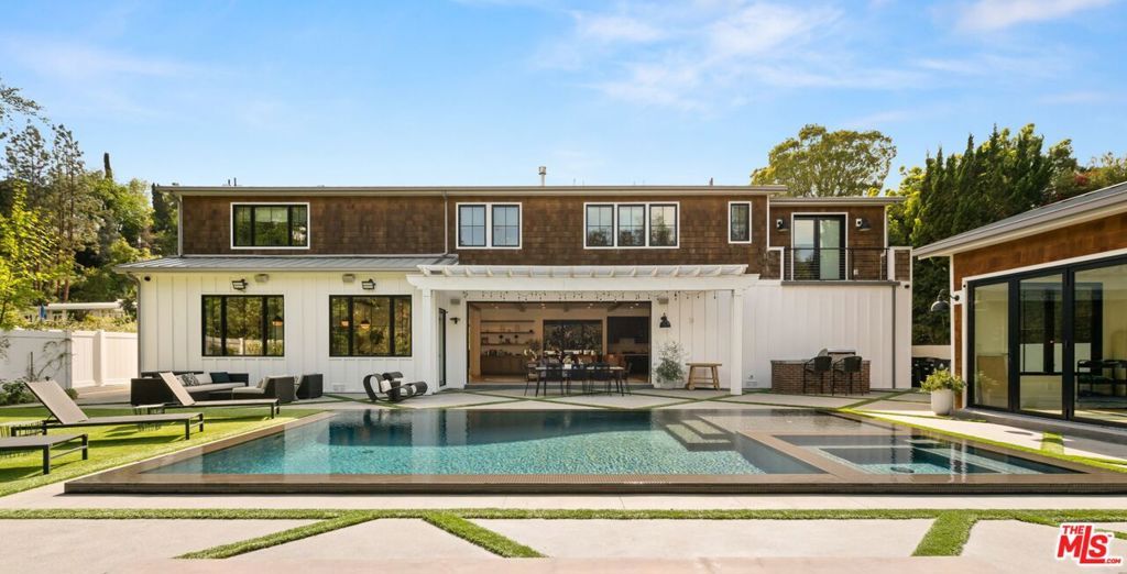 Photo of 16101 Royal Mount Drive, Encino, CA 91436 (MLS # 25600581)