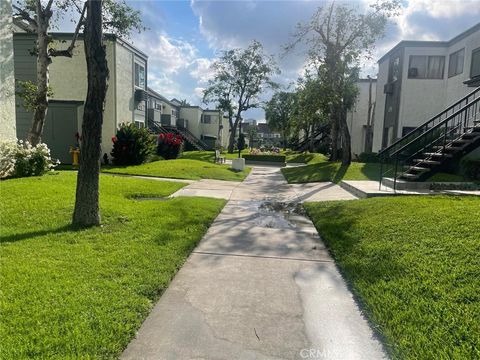 Photo of 619 Bristol #17, Santa Ana, CA 92703 (MLS # PW26070339)