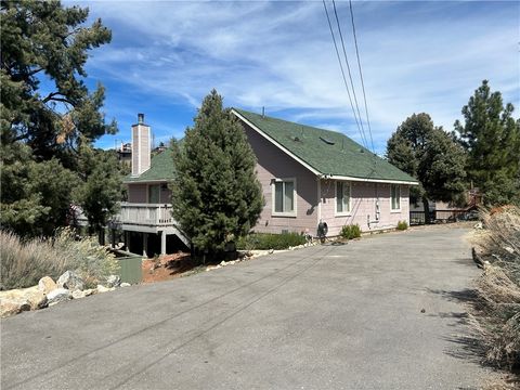 Photo of 15425 Live Oak Way, Pine Mountain Club, CA 93222 (MLS # SR26067632)