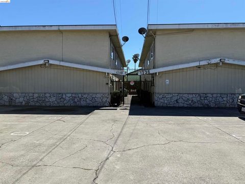 Photo of 1236 Ashby Ave Ave, Berkeley, CA 94702 (MLS # 41129670)