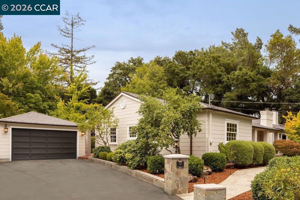 187 Moraga Way