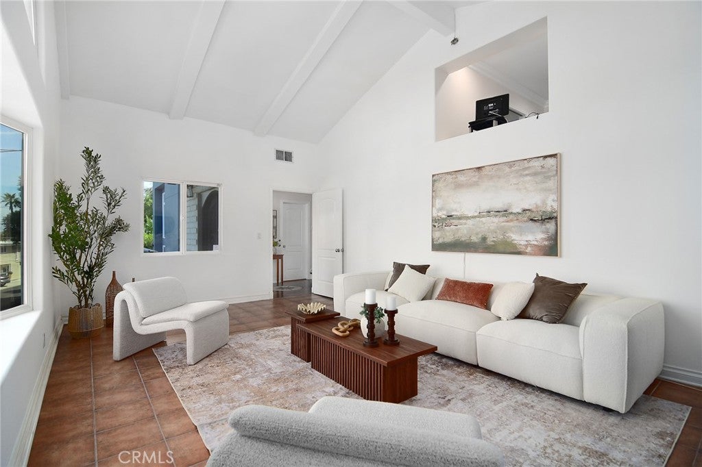 5348 Calatrana Drive
