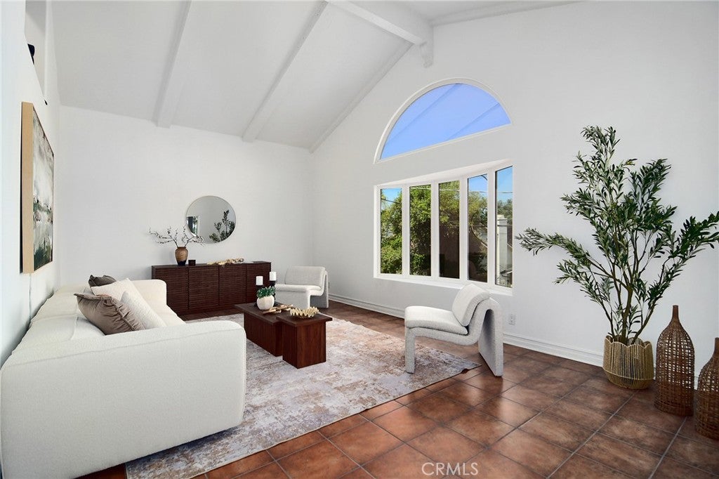5348 Calatrana Drive