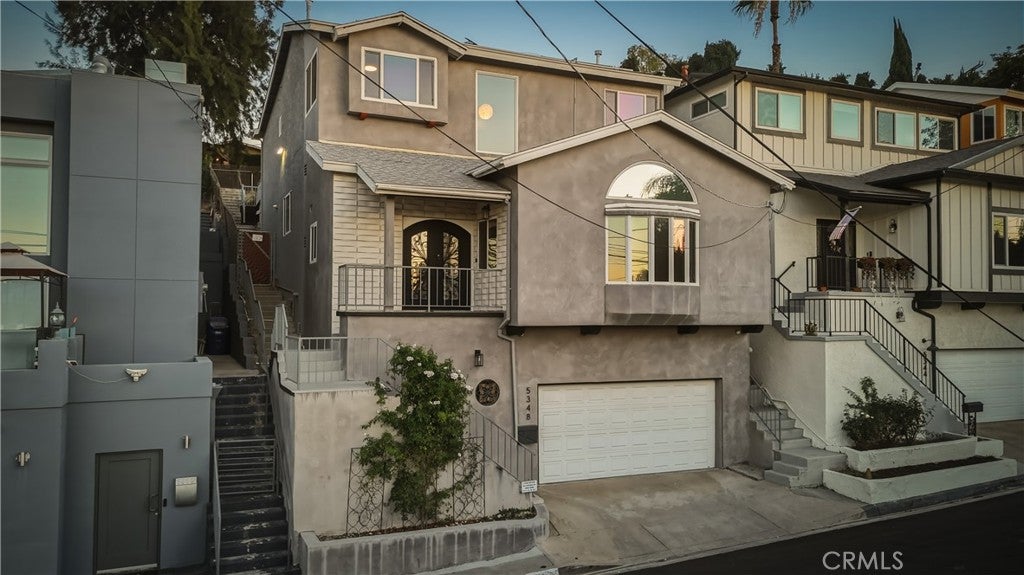 Photo of 5348 Calatrana Drive, Woodland Hills, CA 91364 (MLS # SR26174884)