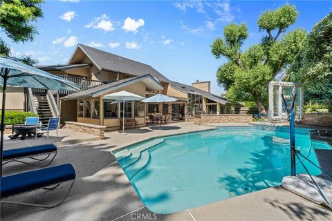 Photo of 7805 Buena Tierra Court, Bakersfield, CA 93309 (MLS # PF25105907)