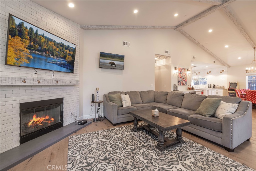 374 Mountainaire Lane