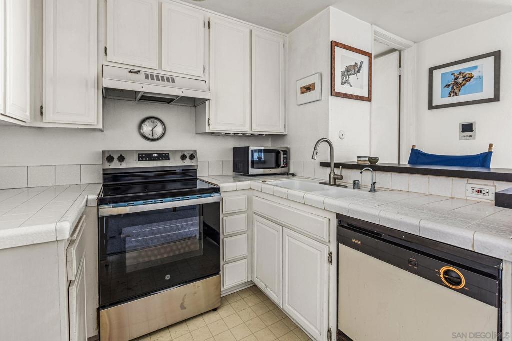 999 N Pacific St F203