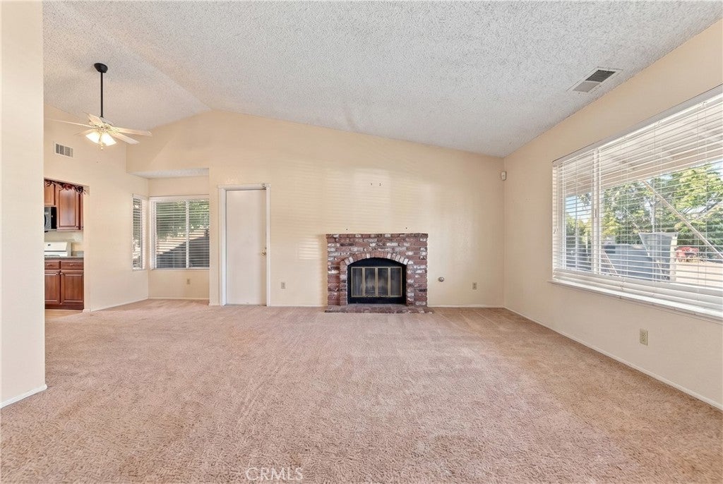 21465 Walnut