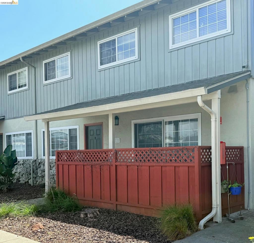 650 Fargo Ave 1