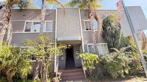 Photo of 6386 Dana St, Oakland, CA 94609 (MLS # 41129232)