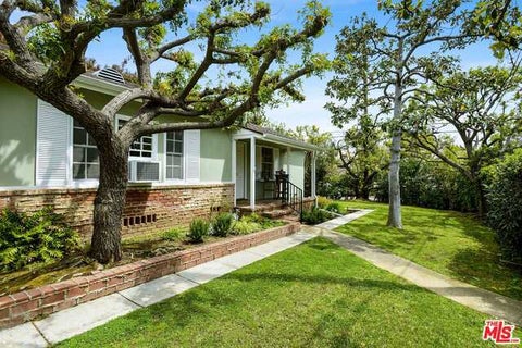 Photo of 650 LORNA Lane, Los Angeles, CA 90049 (MLS # 26993987)