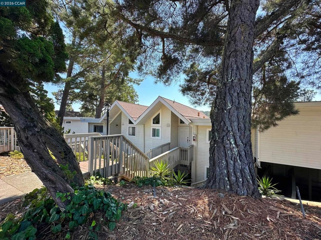 1984 Ascot Dr Dr