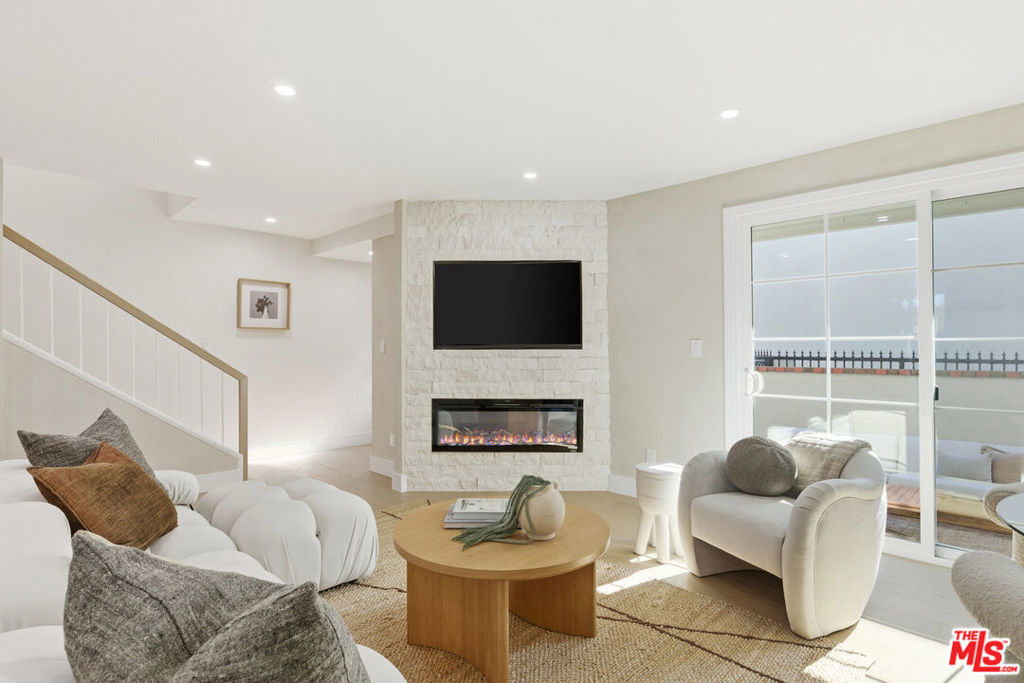 4738 La Villa Marina A