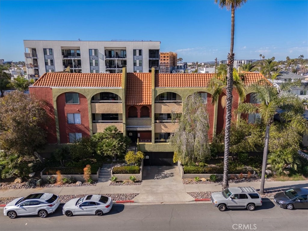 3930 Centre Street 107