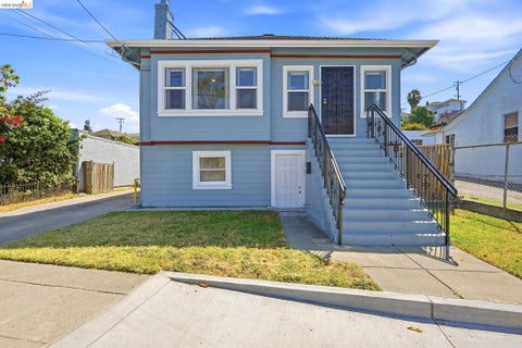 Photo of 1926 14Th Ave AVE, Oakland, CA 94606 (MLS # 41148181)