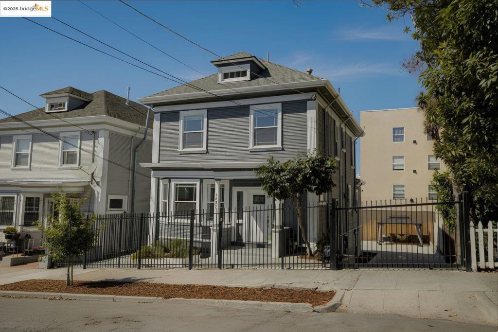 IVY HILL - Residential