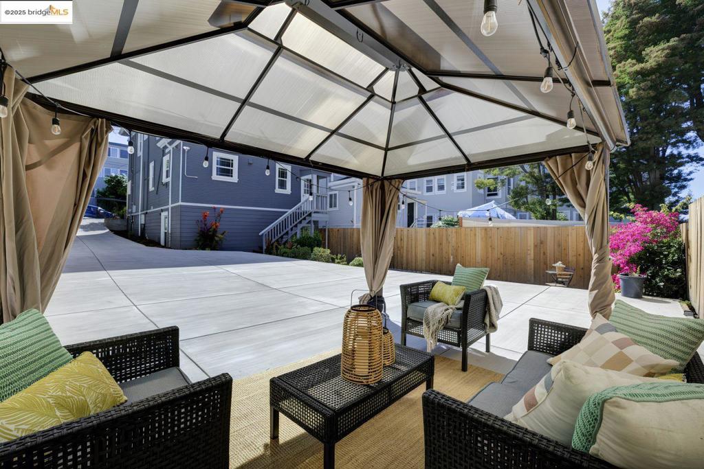 IVY HILL - Residential