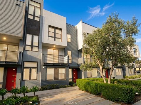 Photo of 164 Placemark, Irvine, CA 92614 (MLS # CV26081608)