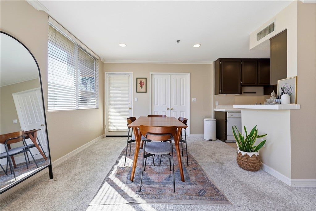 4501 Cedros Avenue 330