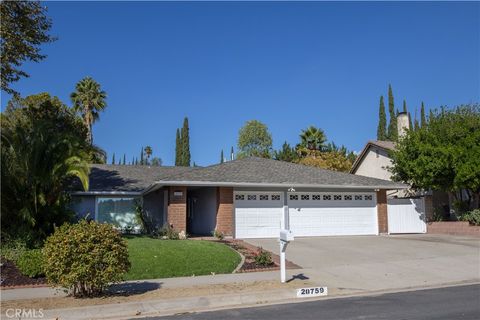 Photo of 20759 Tribune Street, Chatsworth, CA 91311 (MLS # SR25249562)