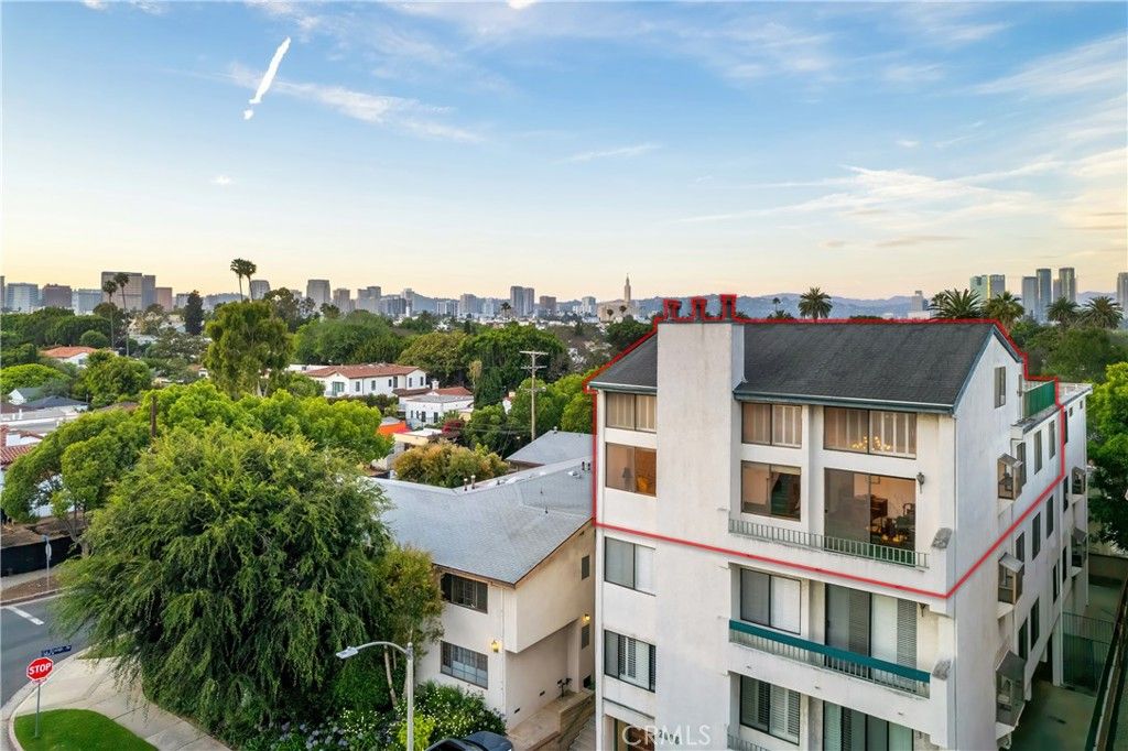 Photo of 2008 S Bentley Avenue #5, Los Angeles, CA 90025 (MLS # CV25156517)