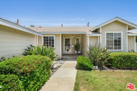 Photo of 9134 Swinton Avenue, North Hills, CA 91343 (MLS # 26847223)