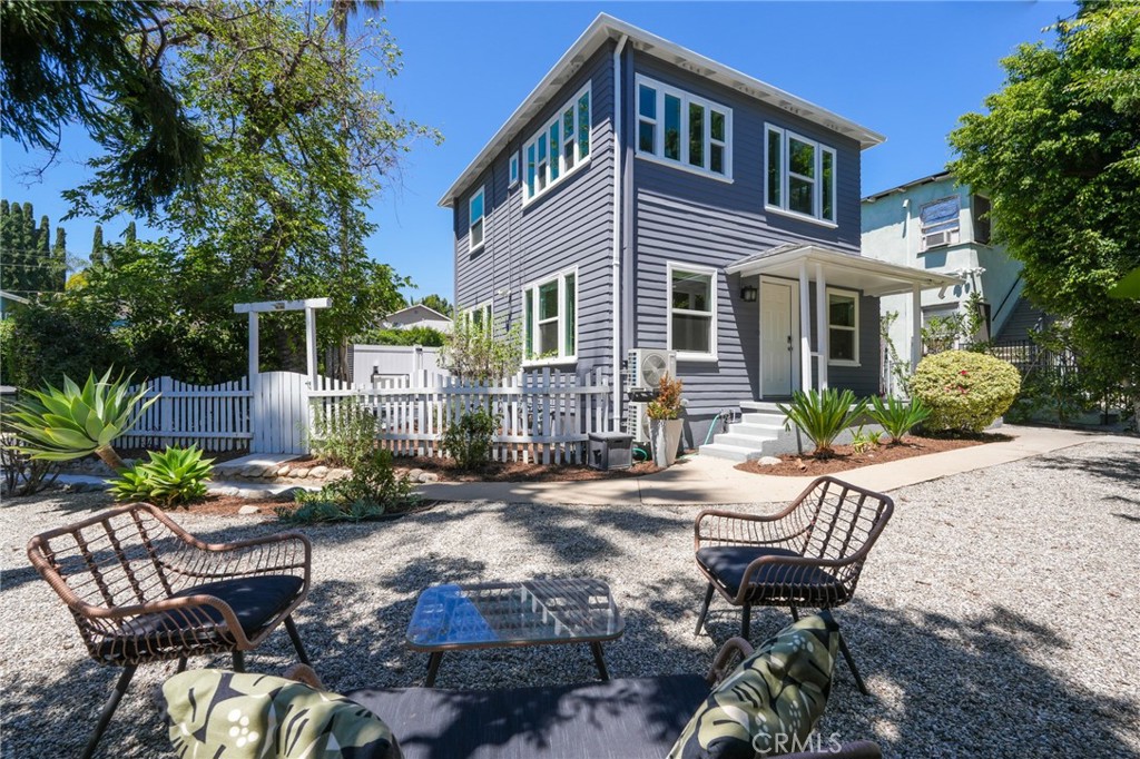 229 E Washington