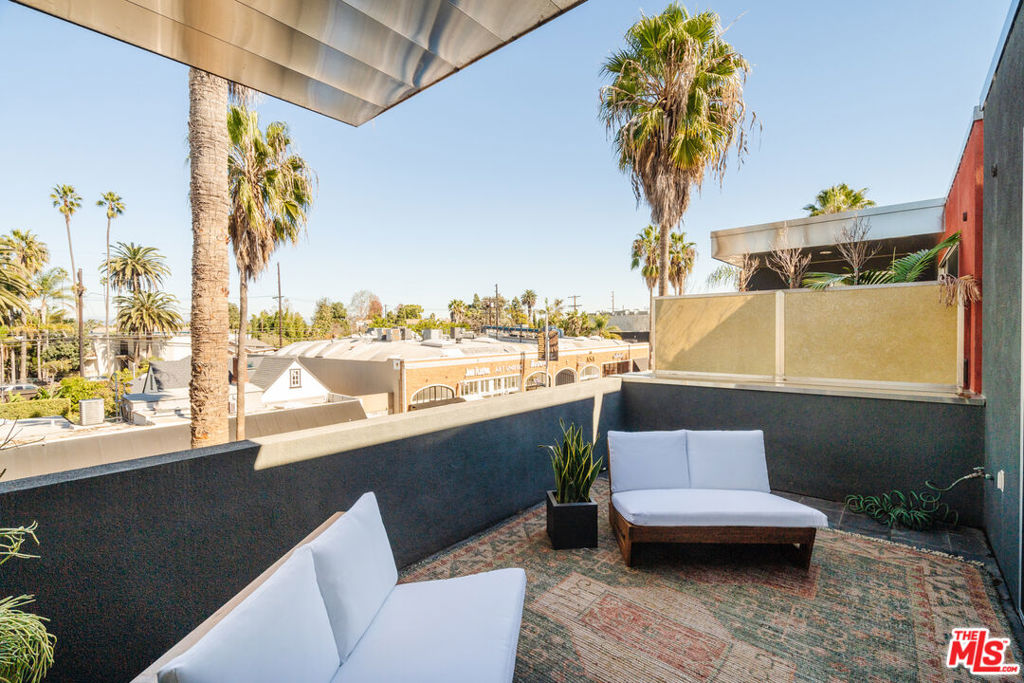 1320 Abbot Kinney Boulevard