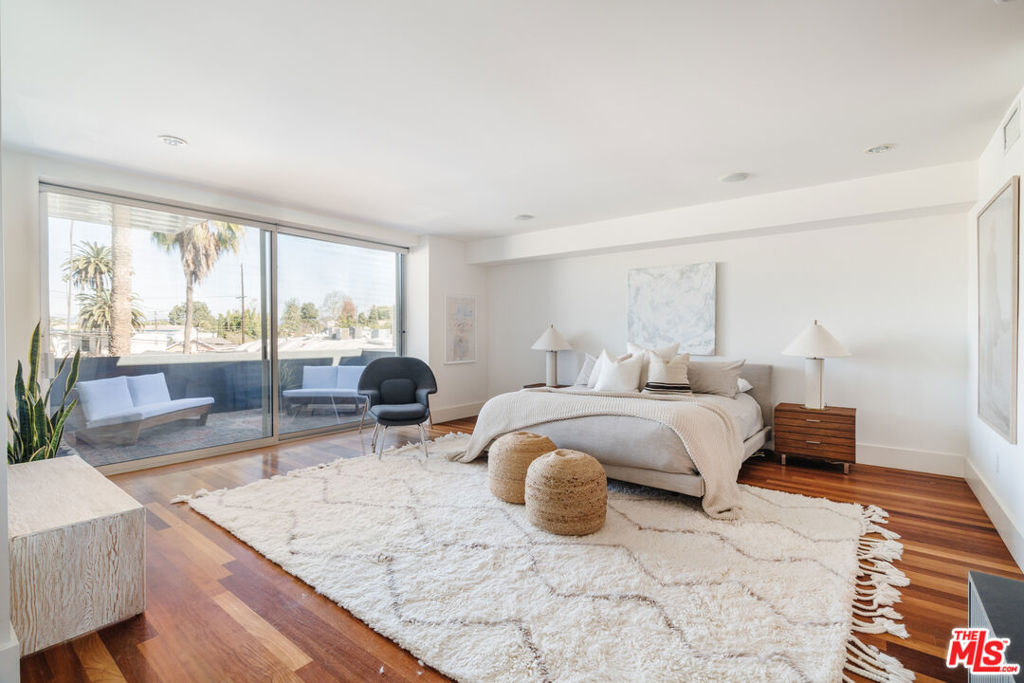 1320 Abbot Kinney Boulevard