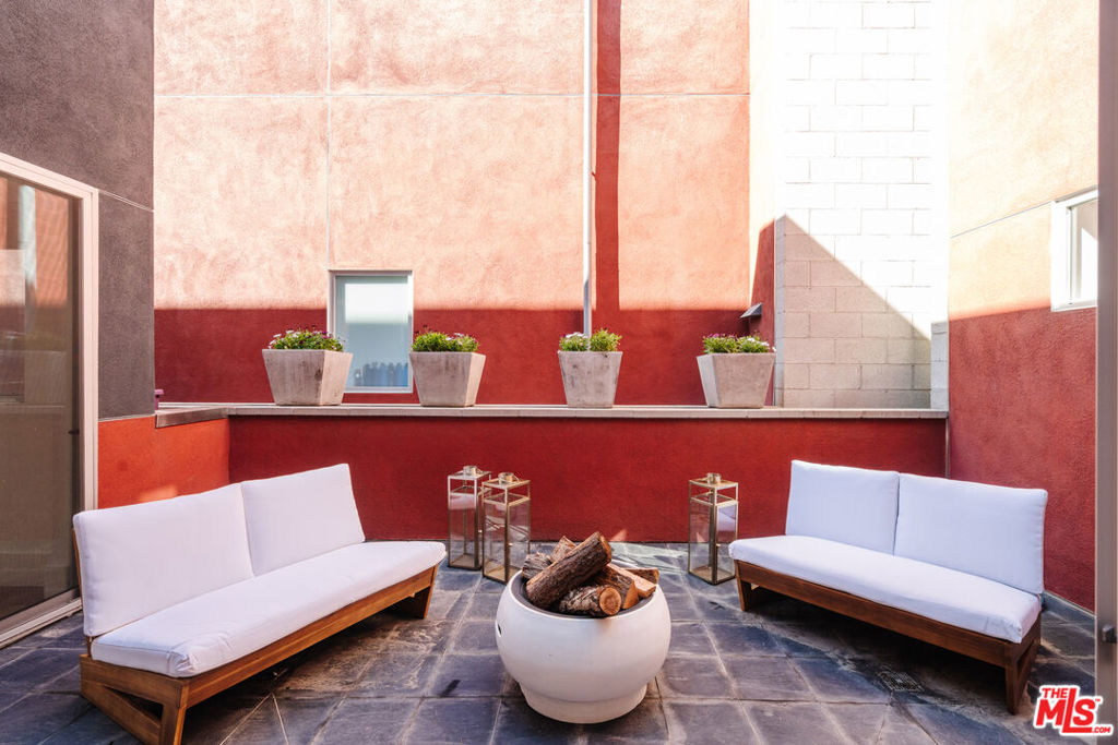 1320 Abbot Kinney Boulevard