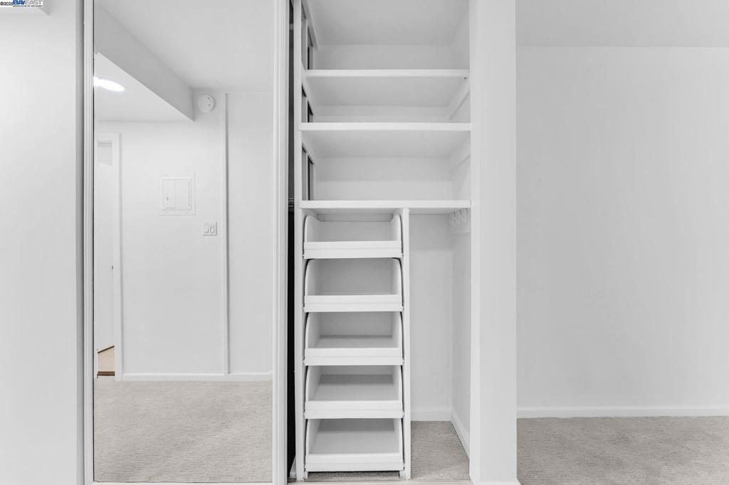 NOB HILL - Residential