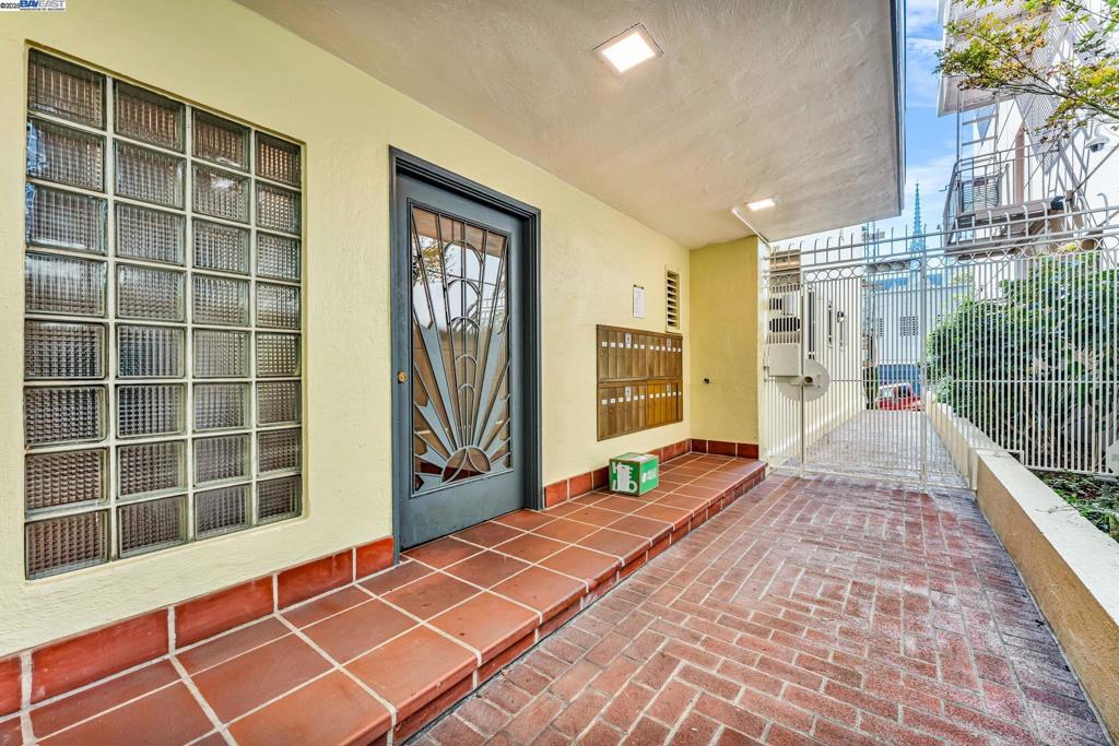 NOB HILL - Residential