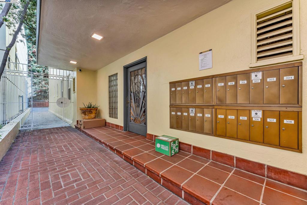 NOB HILL - Residential