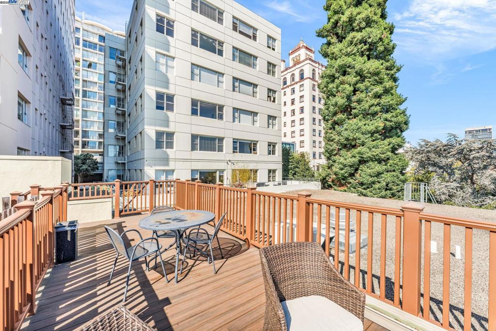 NOB HILL - Residential