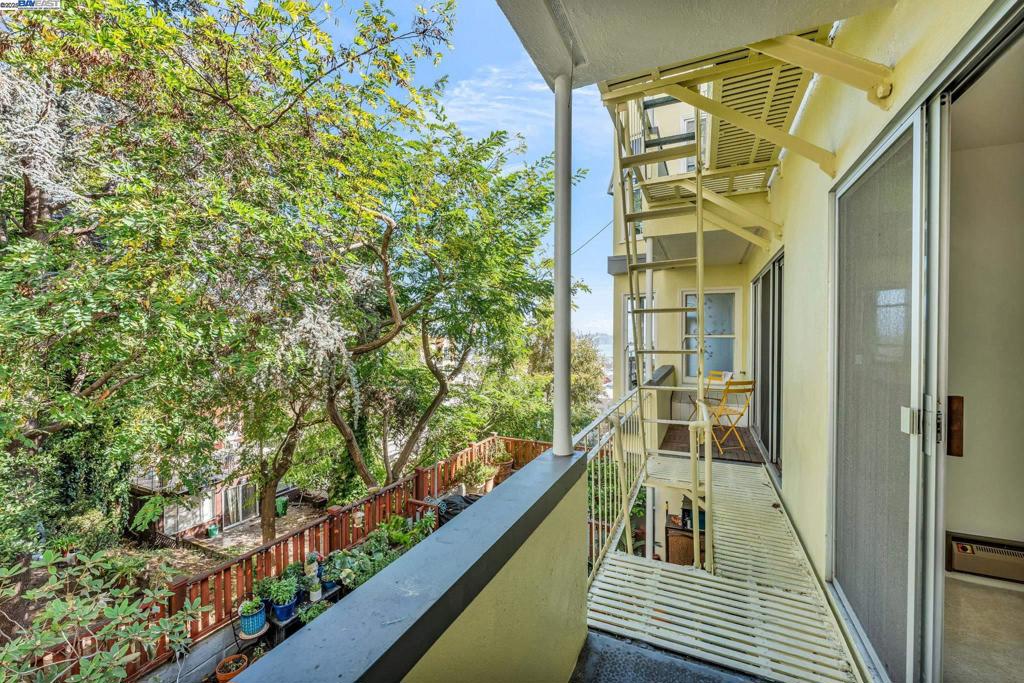 NOB HILL - Residential