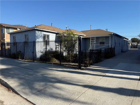 Photo of 6714 West Boulevard #1, Crenshaw, CA 90043 (MLS # SR26054185)