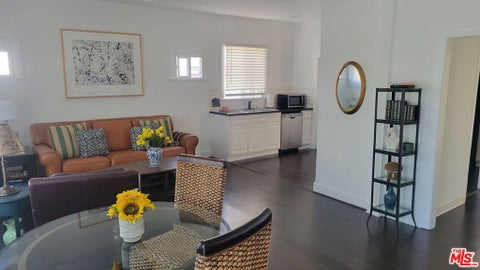 Photo of 1952 S Bronson Avenue, Los Angeles, CA 90018 (MLS # 26101744)