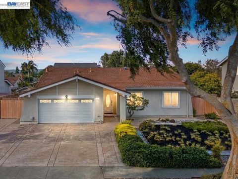Photo of 36288 Tudor Pl, Newark, CA 94560 (MLS # 41133847)