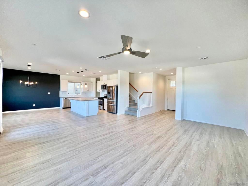 7260 Wembley St, San Diego CA 92120