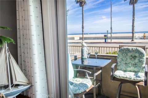Tiny photo for 275 E Surfside DR, Port Hueneme, CA 93041 (MLS # SR26163081)