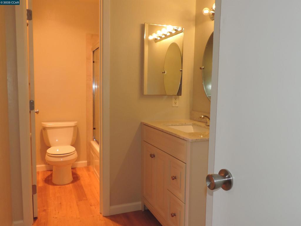 5 CORNERS - Residential Lease
