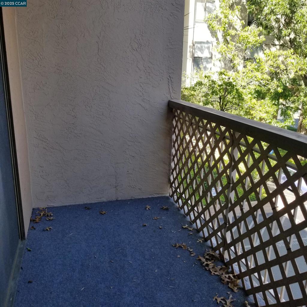 5 CORNERS - Residential Lease