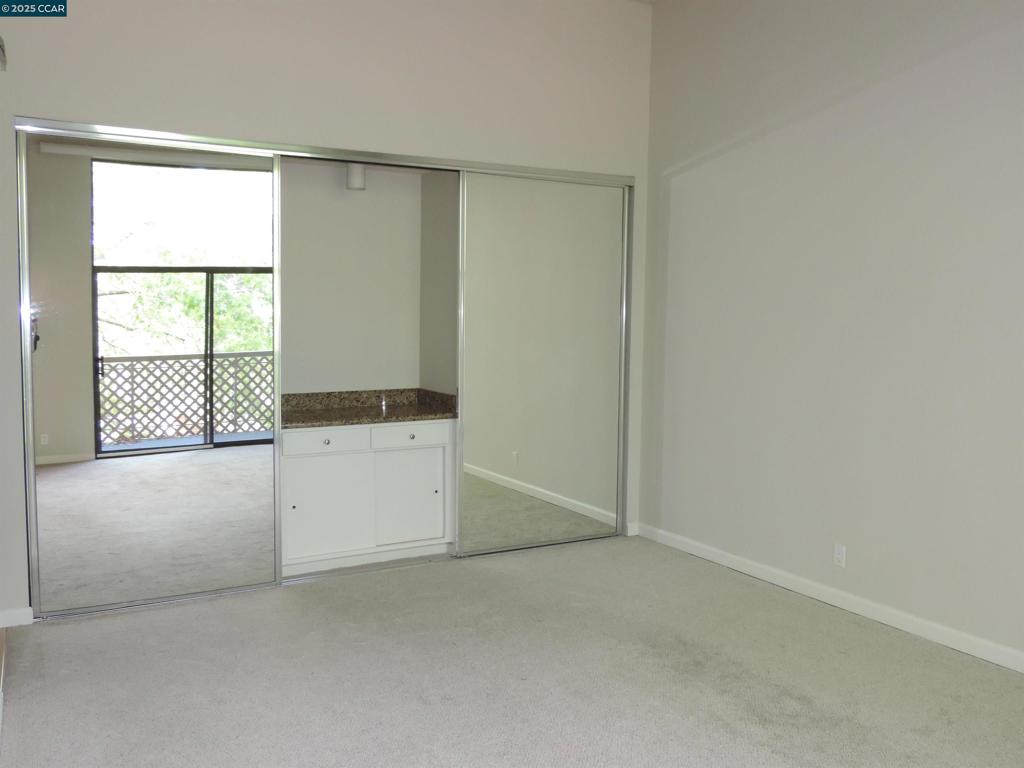 5 CORNERS - Residential Lease