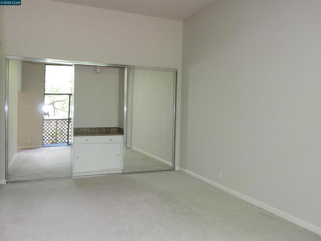 5 CORNERS - Residential Lease